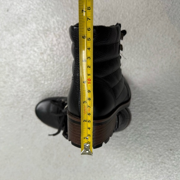 Pegada Short Black Leather Lace Up Booties, size 6 - Picture 11 of 11